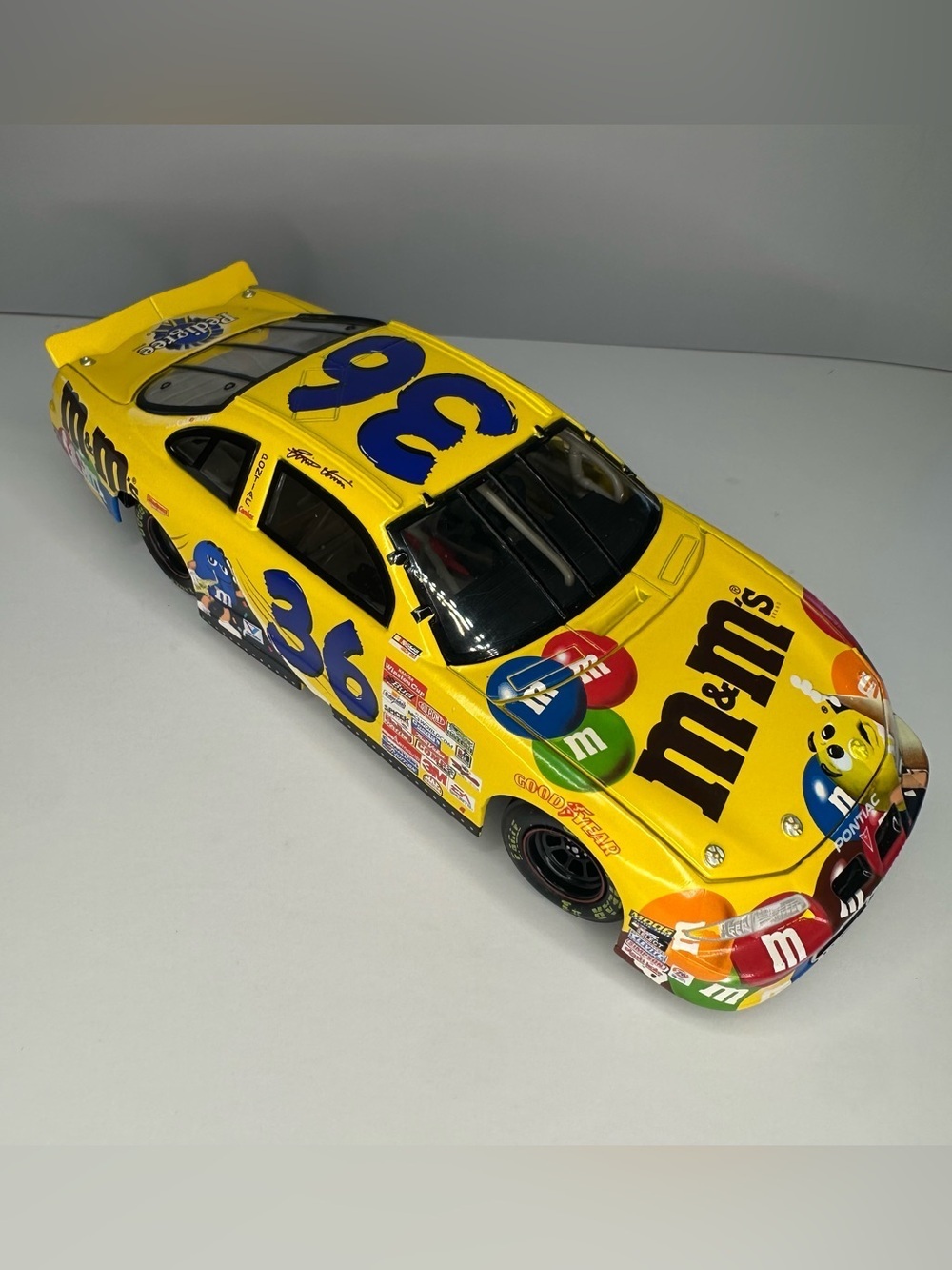 NASCAR - Ernie Irvan #36 M&M Countdown to Millennium 1999 1:24